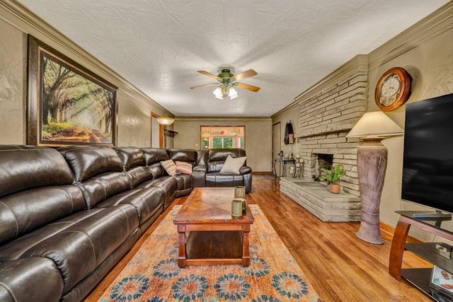 419 Willowood DR, Vinton, VA 24179