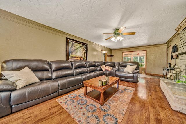 419 Willowood DR, Vinton, VA 24179