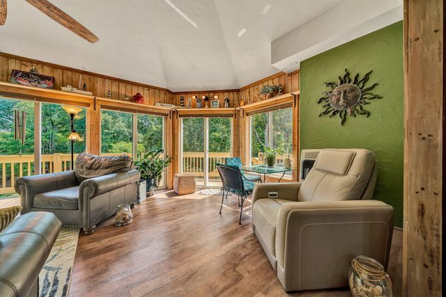 419 Willowood DR, Vinton, VA 24179