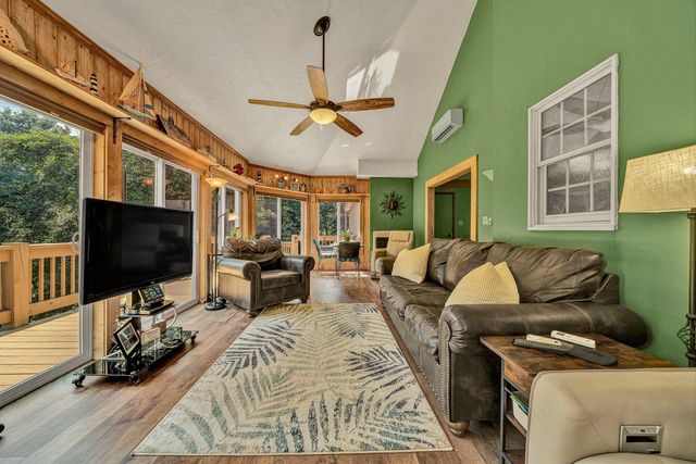 419 Willowood DR, Vinton, VA 24179
