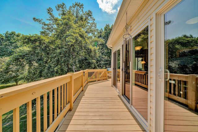 419 Willowood DR, Vinton, VA 24179