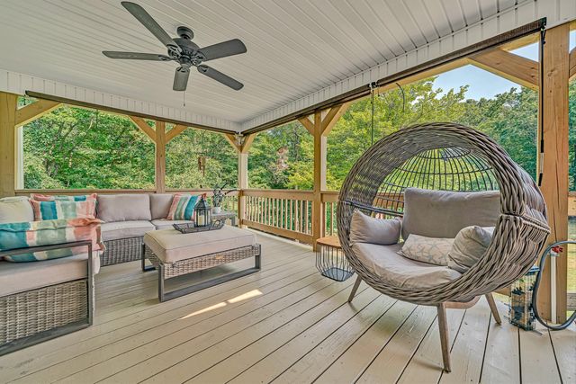 419 Willowood DR, Vinton, VA 24179