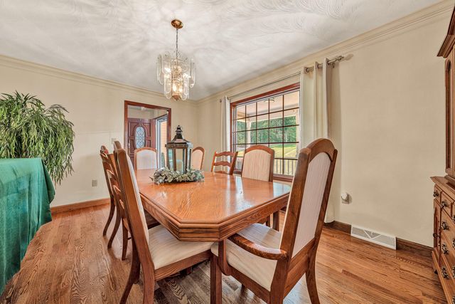 419 Willowood DR, Vinton, VA 24179