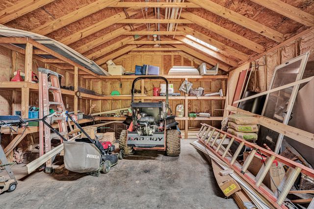 419 Willowood DR, Vinton, VA 24179