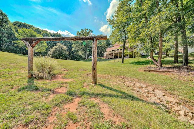 419 Willowood DR, Vinton, VA 24179