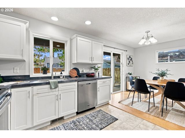 6617 Se 69TH Ave, Portland, OR 97206