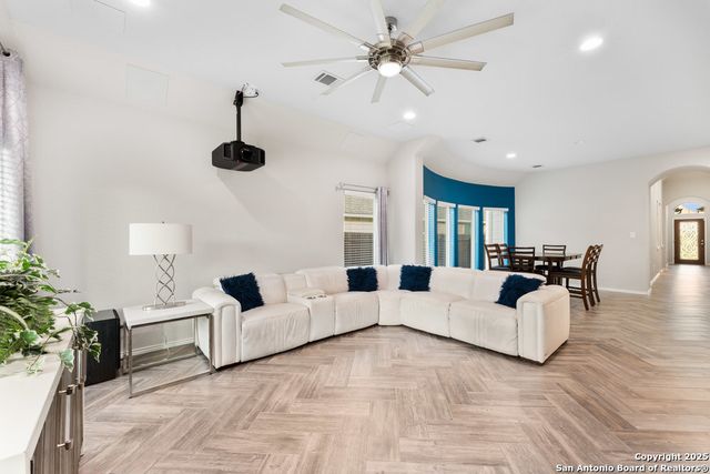 14541 Bald Eagle Ln, San Antonio, TX 78254
