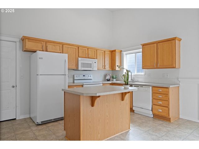 3583 Ne HARVEST Dr, Mc Minnville, OR 97128