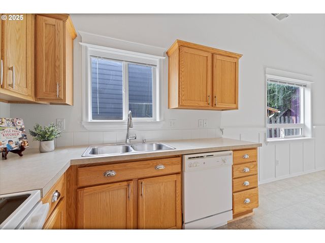 3583 Ne HARVEST Dr, Mc Minnville, OR 97128