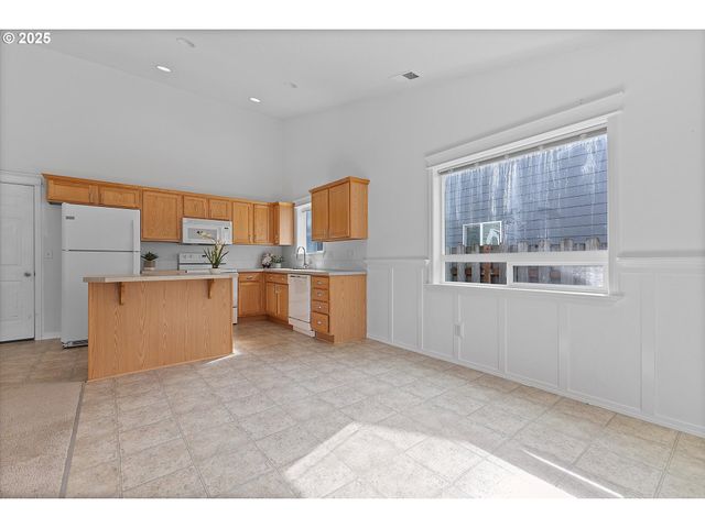 3583 Ne HARVEST Dr, Mc Minnville, OR 97128