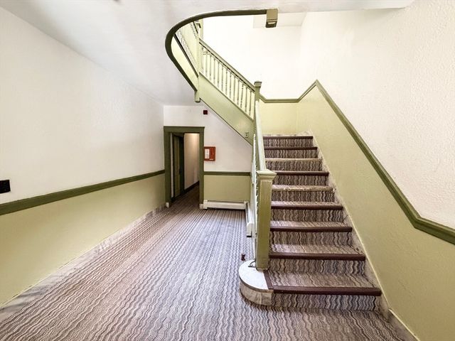 316 Summit Ave 5, Boston, MA 02135