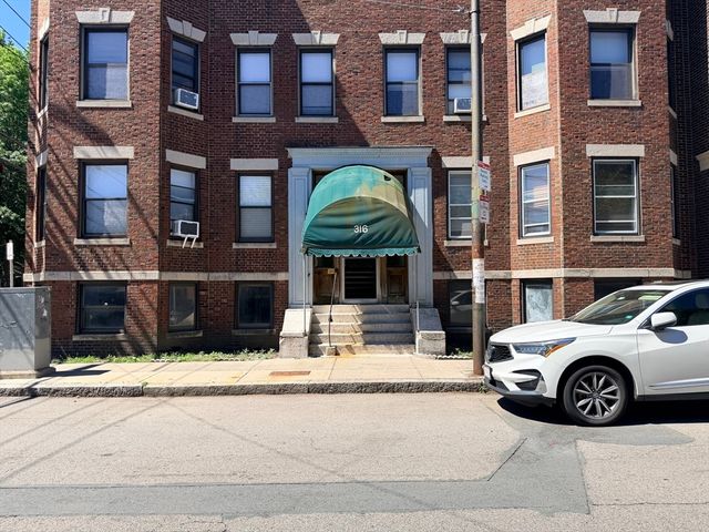 316 Summit Ave 5, Boston, MA 02135