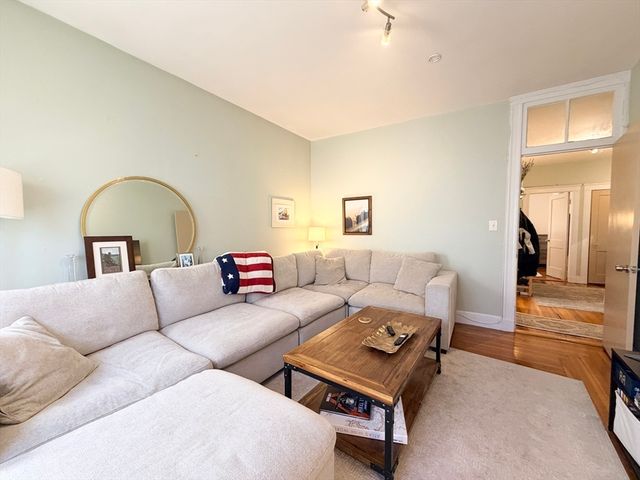 316 Summit Ave 5, Boston, MA 02135