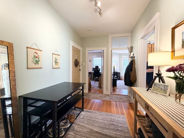316 Summit Ave 5, Boston, MA 02135
