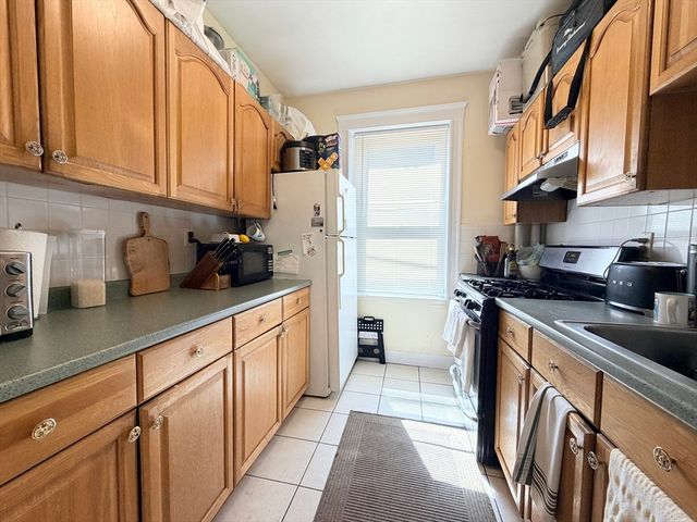 316 Summit Ave 5, Boston, MA 02135