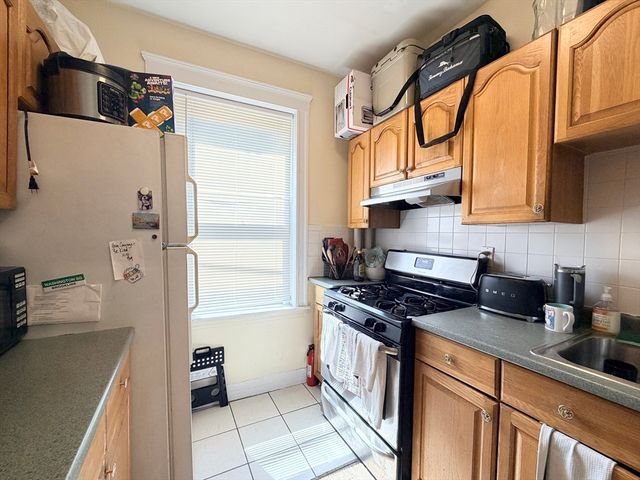 316 Summit Ave 5, Boston, MA 02135