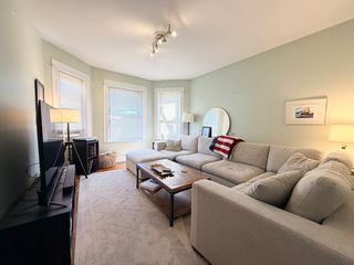 316 Summit Ave 5, Boston, MA 02135