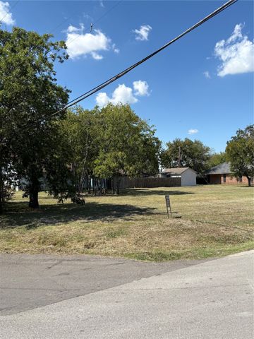 426 Dallas Street, Grand Prairie, TX 75051