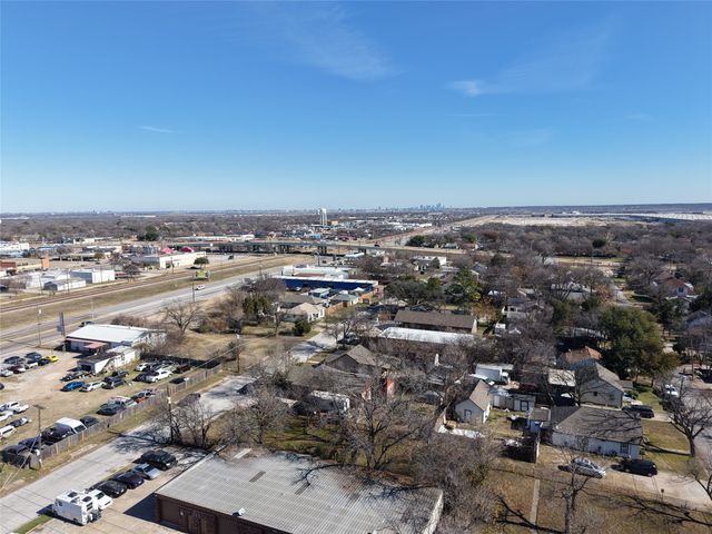 426 Dallas Street, Grand Prairie, TX 75051
