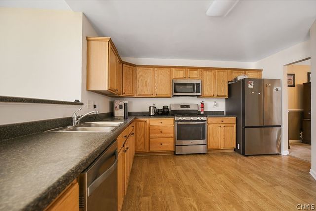4452 Millstream Drive, Clay, NY 13041