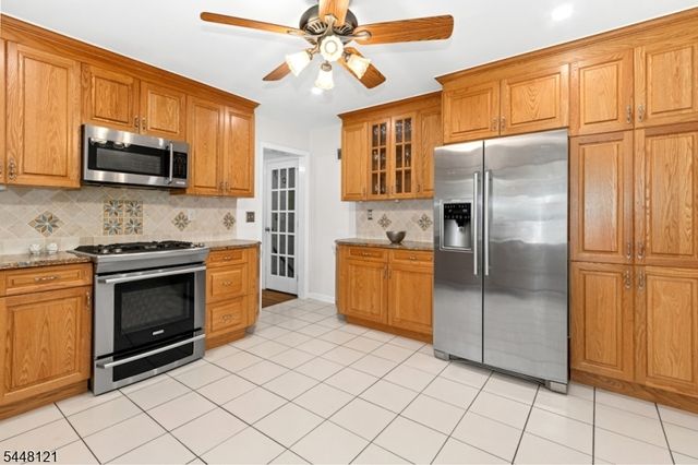 217 Robin Hood Rd, Mountainside Boro, NJ 07092