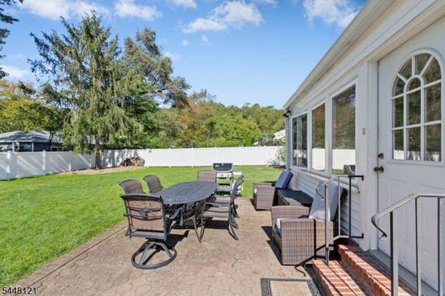 217 Robin Hood Rd, Mountainside Boro, NJ 07092