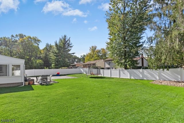 217 Robin Hood Rd, Mountainside Boro, NJ 07092