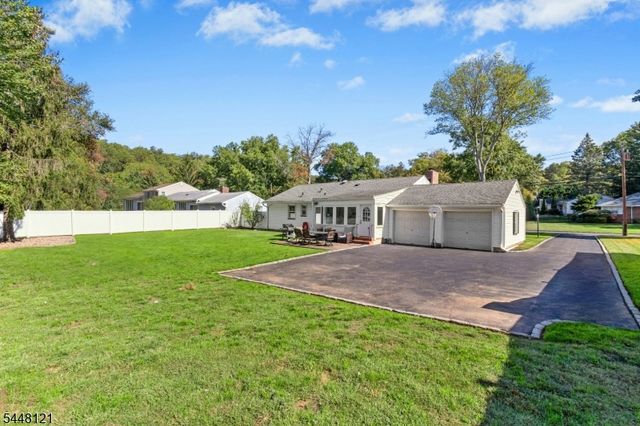 217 Robin Hood Rd, Mountainside Boro, NJ 07092