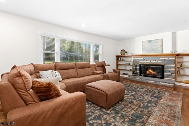 217 Robin Hood Rd, Mountainside Boro, NJ 07092