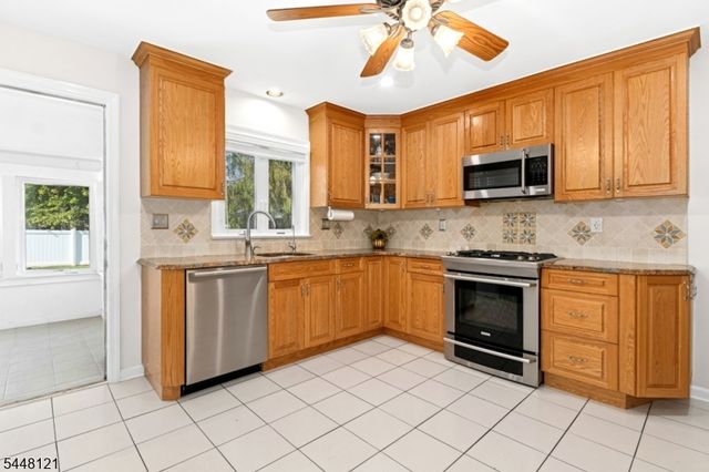217 Robin Hood Rd, Mountainside Boro, NJ 07092