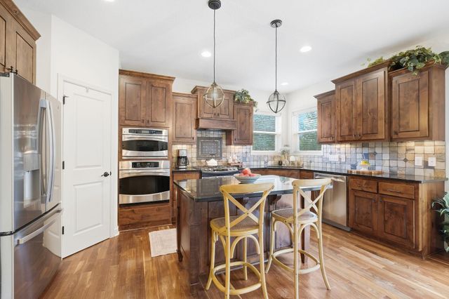2388 Highover Trail, Chanhassen, MN 55317