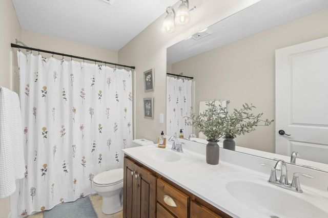 2388 Highover Trail, Chanhassen, MN 55317