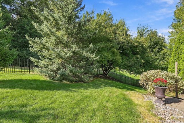 2388 Highover Trail, Chanhassen, MN 55317