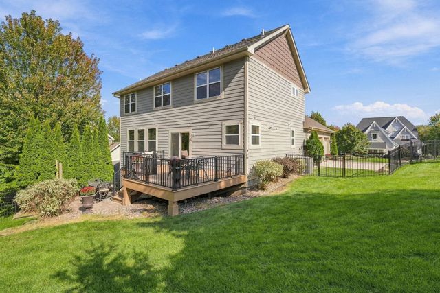 2388 Highover Trail, Chanhassen, MN 55317