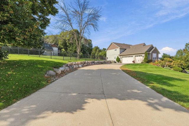 2388 Highover Trail, Chanhassen, MN 55317