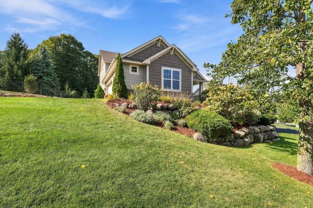 2388 Highover Trail, Chanhassen, MN 55317