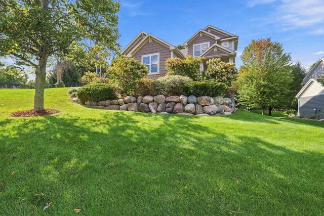2388 Highover Trail, Chanhassen, MN 55317