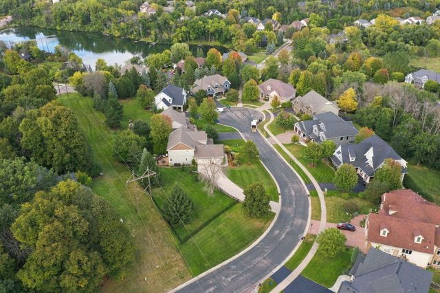 2388 Highover Trail, Chanhassen, MN 55317