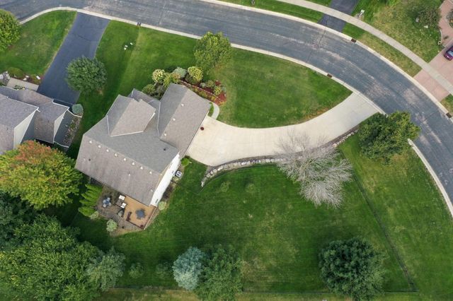 2388 Highover Trail, Chanhassen, MN 55317