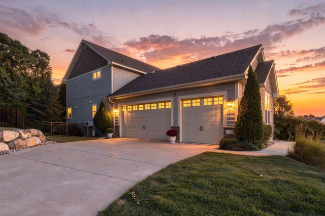 2388 Highover Trail, Chanhassen, MN 55317