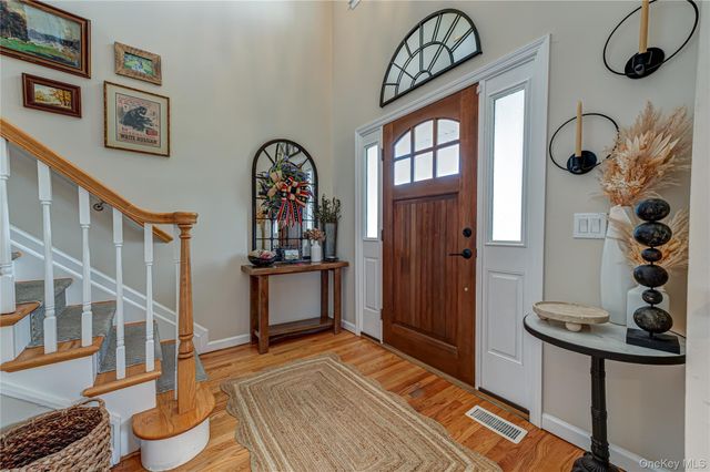 406 Vanderbilt Boulevard, Oakdale, NY 11769
