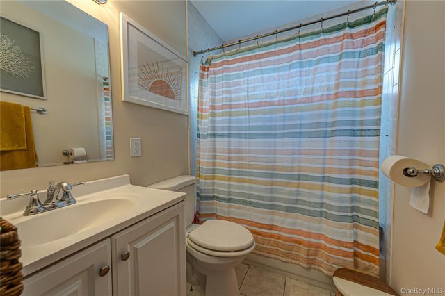 406 Vanderbilt Boulevard, Oakdale, NY 11769
