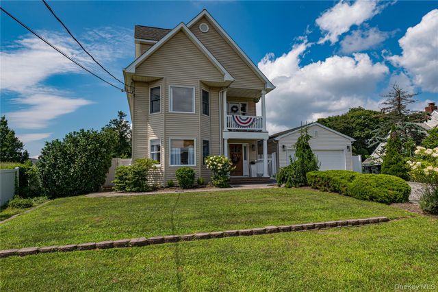 406 Vanderbilt Boulevard, Oakdale, NY 11769
