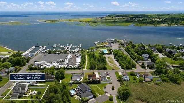406 Vanderbilt Boulevard, Oakdale, NY 11769