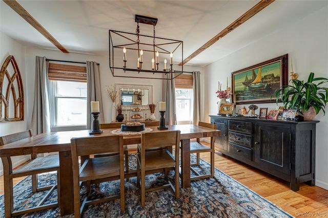 406 Vanderbilt Boulevard, Oakdale, NY 11769