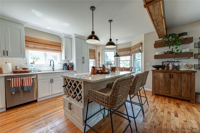 406 Vanderbilt Boulevard, Oakdale, NY 11769