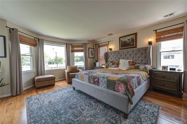 406 Vanderbilt Boulevard, Oakdale, NY 11769