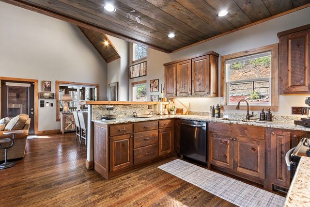 150 Lazy Country Cove Road, Murphy, NC 28906