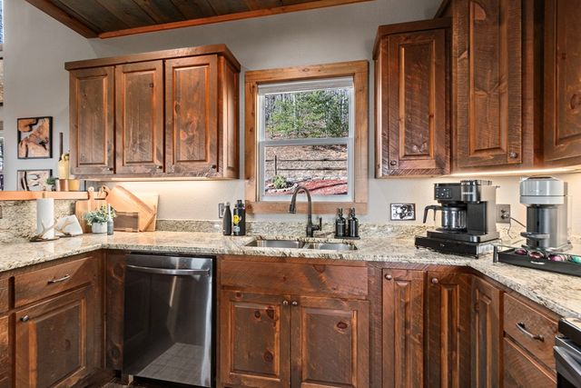 150 Lazy Country Cove Road, Murphy, NC 28906