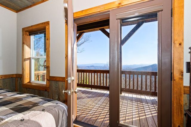 150 Lazy Country Cove Road, Murphy, NC 28906